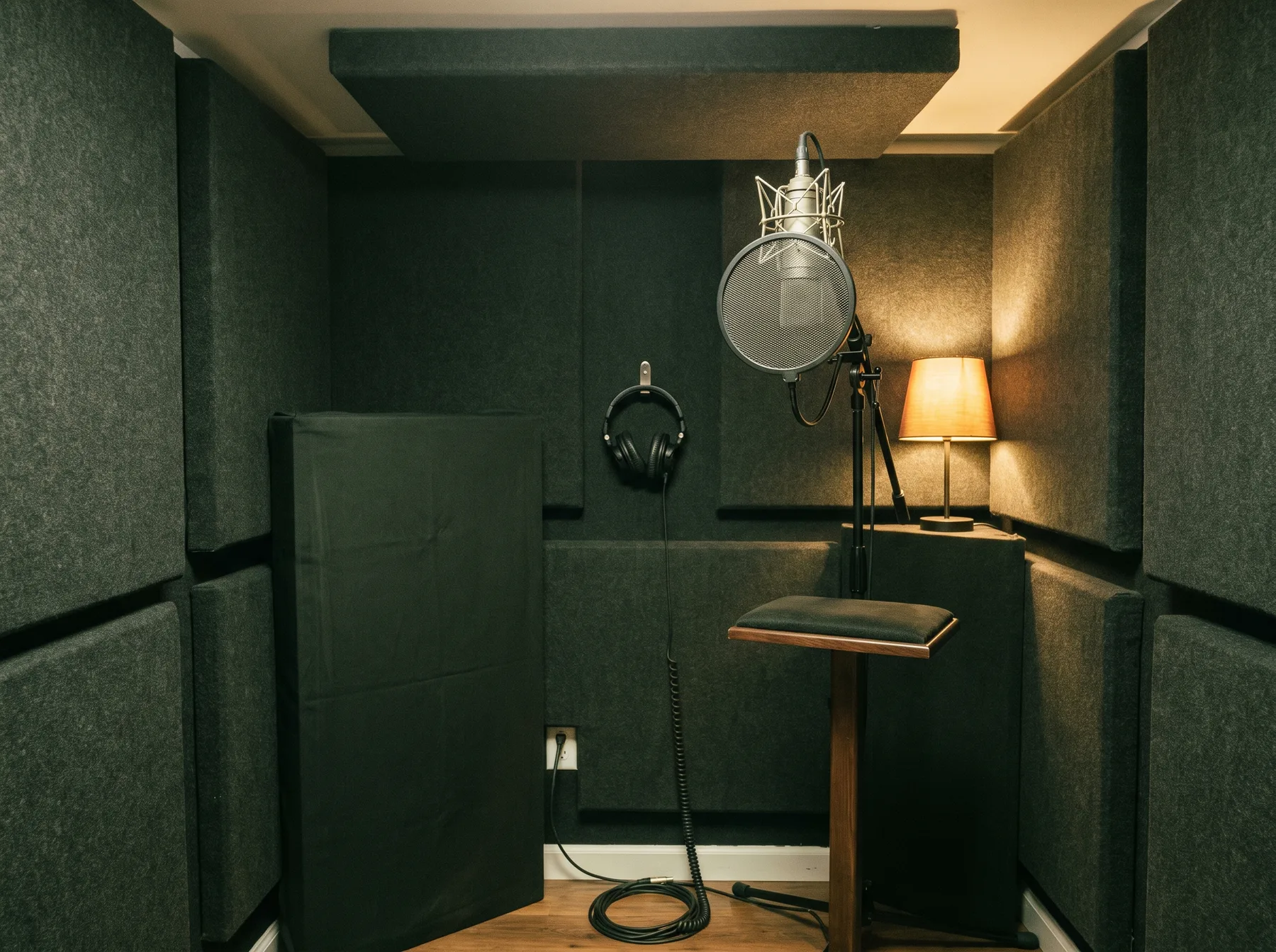A small, properly treated home voice booth